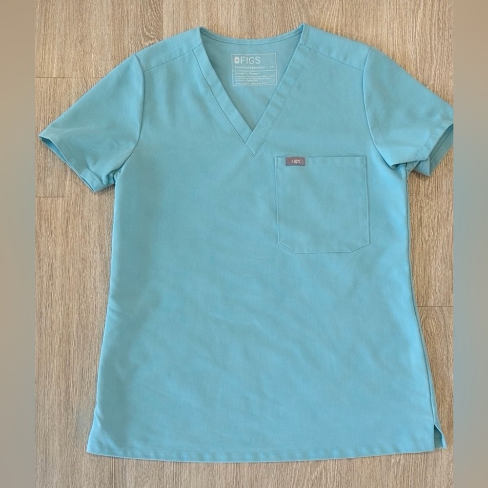 Figs Caterina One Pocket Top in Seaglass